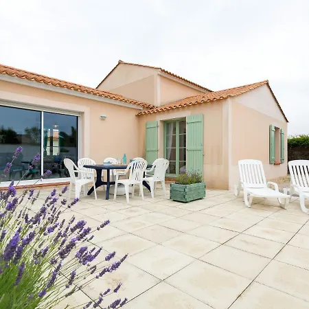 Luxurious With A Dishwasher, Only 3 5km From The *
