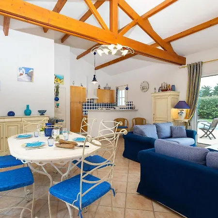 Luxurious With A Dishwasher, Only 3 5km From The Villa *